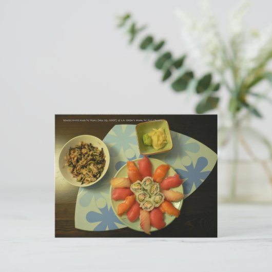 Carte Postale Un Repas De Yum... (Debout devant)