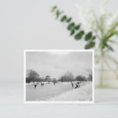 Carte Postale Un sport d'hiver (Debout devant)