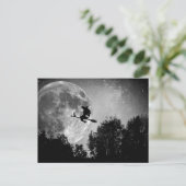 Carte Postale Un tour de balai de sorcières (Debout devant)