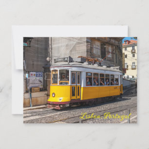 Carte Postale Un tramway jaune emblématique, Lisbonne, Portugal