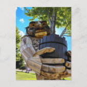 Carte Postale Un troll cool tient un arbre (Devant)