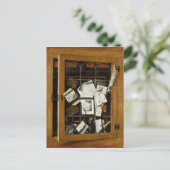 Carte Postale Un trompe l'oeil d'une armoire vitrée ouverte (Debout devant)