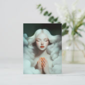 Carte Postale Une Belle Femme Méditant Dans Les Nuages (Debout devant)