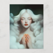 Carte Postale Une Belle Femme Méditant Dans Les Nuages (Devant)