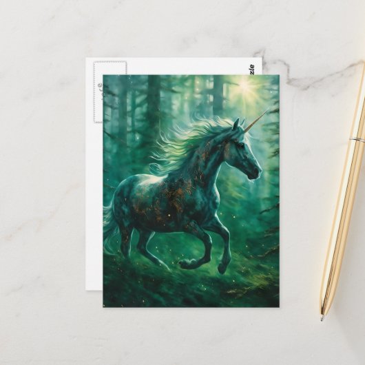 Carte Postale Une belle licorne dans une forêt (Devant/Arrière en situation)