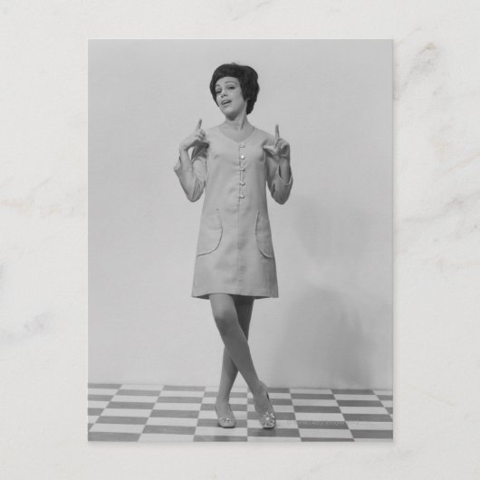 Carte Postale Une femme en train de (Devant)