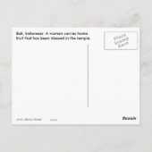 Carte Postale Une femme hindoue de Bali aux fruits (Dos)