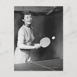 Carte Postale Une Femme Jouant Au Tennis De Table