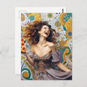 Carte Postale Une Femme Joyeuse Avec Pepperoni Pizza (Devant / Derrière)