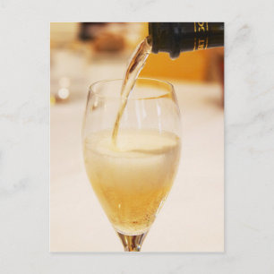 Carte Postale Une flûte à champagne remplie de Gosset