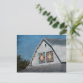 Carte Postale Une Grange Avec Deux Places (Debout devant)