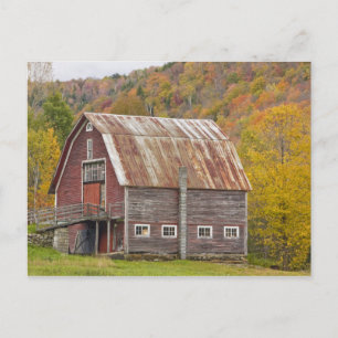 Carte Postale Une grange dans les montagnes vertes du Vermont. H
