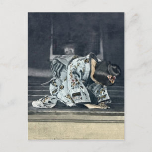 Carte Postale Une Japonaise vintage qui allaite Dogeza