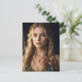 Carte Postale Une magnifique femme blonde (Debout devant)