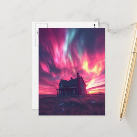 Carte Postale Une maison unique avec le ciel rose du nord (Devant/Arrière en situation)