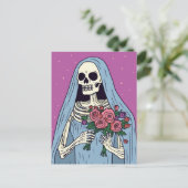 Carte Postale Une mariée squelette avec des fleurs (Debout devant)