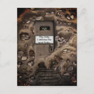 Carte Postale Une nouvelle effrayante à la télévision