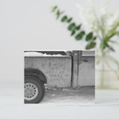 Carte Postale Une petite amie sale (Debout devant)