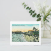 Carte Postale Une scène de baignade typique à la plage (Debout devant)