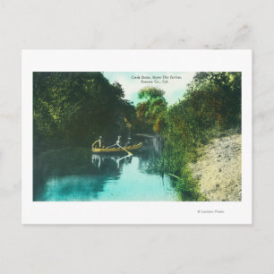 Carte Postale Une scène de ruisseau avec famille en canot