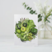 Carte Postale Une sélection de fruits et légumes verts. (Debout devant)