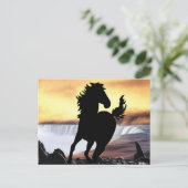 Carte Postale Une silhouette de cheval et une cascade (Debout devant)