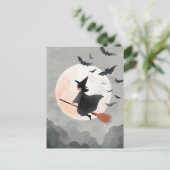 Carte Postale Une sorcière volante sur sa chambre mignonne Hallo (Debout devant)