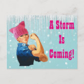 Carte Postale "Une tempête arrive" avec Rosie en Casquette rose (Devant)