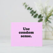 CARTE POSTALE UTILISER LE SENS CONDOM (Debout devant)
