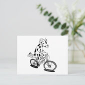 Carte Postale Vache drôle à vélo (Debout devant)