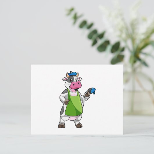 Carte Postale Vache en tant que peintre avec peinture et tablier (Debout devant)