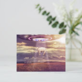 Carte Postale Vache enlevée par des Aliens Imaginaire Art (Debout devant)
