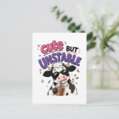 Carte Postale Vache mignonne mais instable avec café glacé (Debout devant)