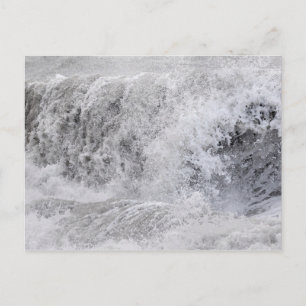 Carte Postale Vague orageuse déferlante