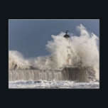 Carte Postale Vagues S'Écrasant Contre Un Phare<br><div class="desc">Vagues S'Écrasant Contre Un Phare. Copyright : Design Pics / John Short</div>