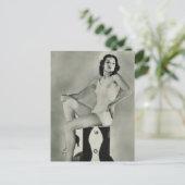 Carte Postale Valerie (Debout devant)