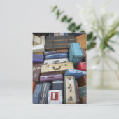 Carte Postale Valises empilées (Debout devant)