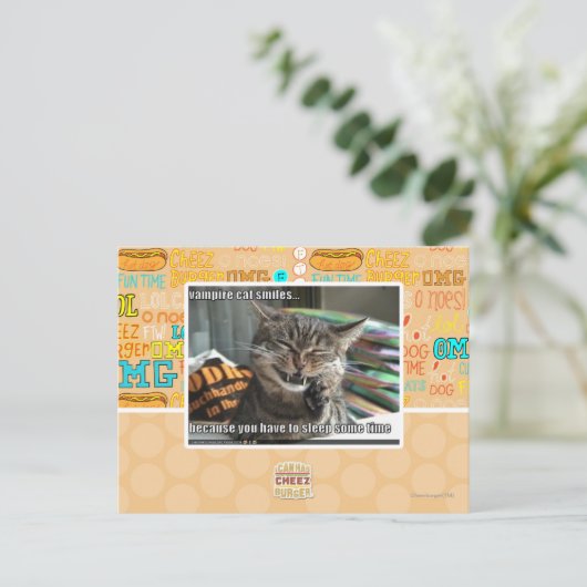 Carte Postale vampire chat sourit (Debout devant)