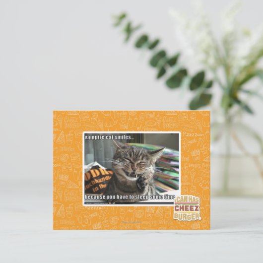 Carte Postale vampire chat sourit (Debout devant)