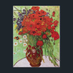 Carte postale Van Gogh Red Poppies and Daisy<br><div class="desc">Carte postale Van Gogh Red Poppies et Daises. Peinture à l'huile sur toile de 1890. Un tableau de fleurs coloré de Van Gogh, bien qu’il ne soit pas aussi célèbre que son célèbre vase de tournesols, cette oeuvre représente une autre entrée charmante dans le vaste catalogue de natures mortes florales...</div>