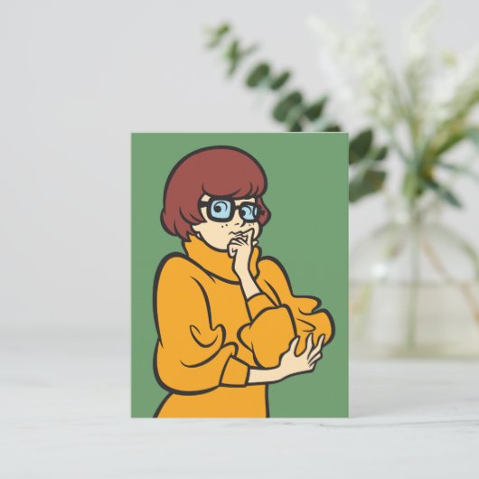 Carte Postale Velma Thinking (Debout devant)