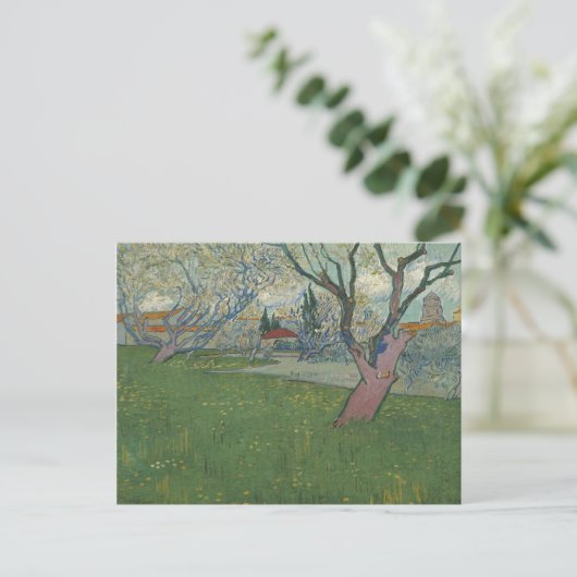 Carte Postale Vergers en fleurs Vue d'Arles par Van Gogh (Debout devant)