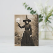 Carte Postale Victorian Witch Sepia Portrait style 9 (Debout devant)