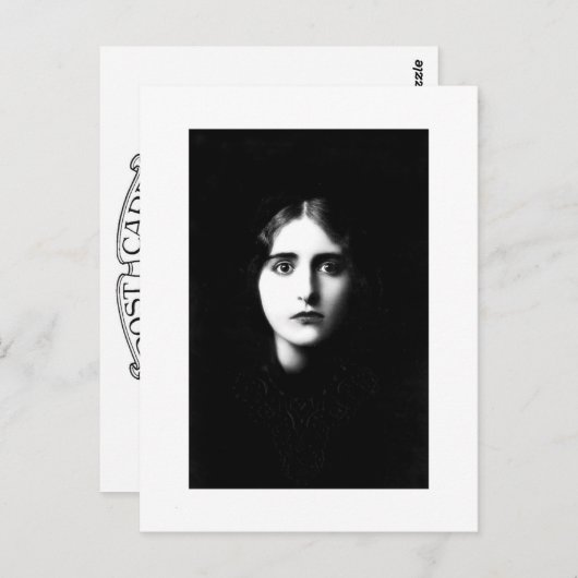 Carte Postale Victorian woman with haunting expression (Devant / Derrière)