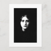 Carte Postale Victorian woman with haunting expression (Devant)