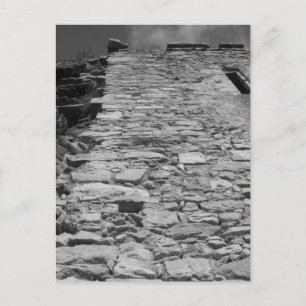 Carte Postale Vieille bâtisse. Grand Mur De Pierre.