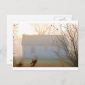 Carte Postale Vieille ferme dans le brouillard à Sunrise (Devant / Derrière)