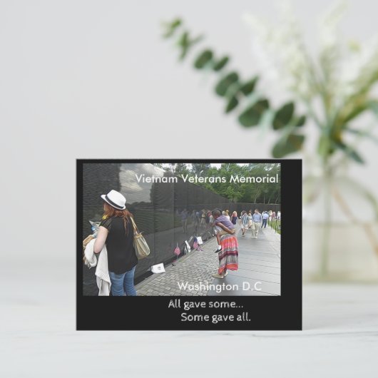 Carte Postale Viêt Nam - Mémorial aux anciens combattants - cart (Debout devant)