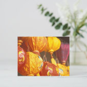 Carte Postale Vietnam, Hoi An Grandes lanternes, souvenirs (Debout devant)