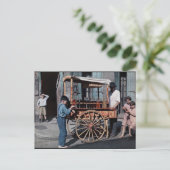 Carte Postale Vieux panier du quartier français (Debout devant)